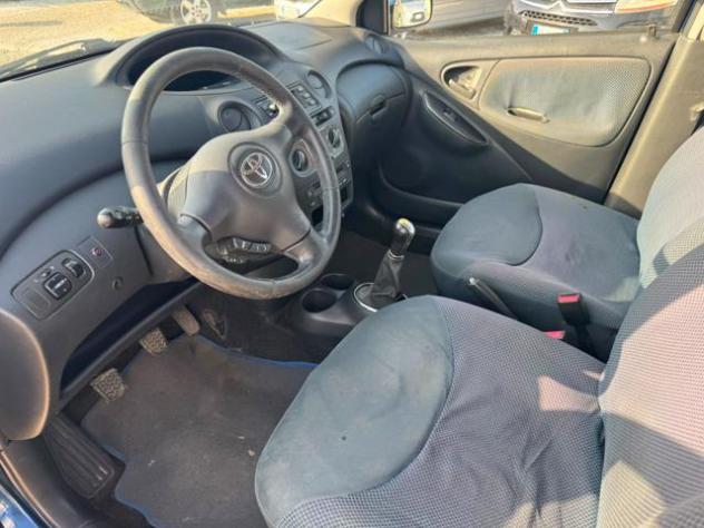 TOYOTA Yaris 1.0i 16V cat 5 porte Sol rif. 23938786 - Foto 9