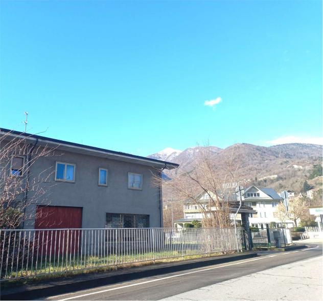 V000534 - CASA INDIPENDENTE, CON GIARDINO, GARAGE E MAGAZZINI - Foto 2