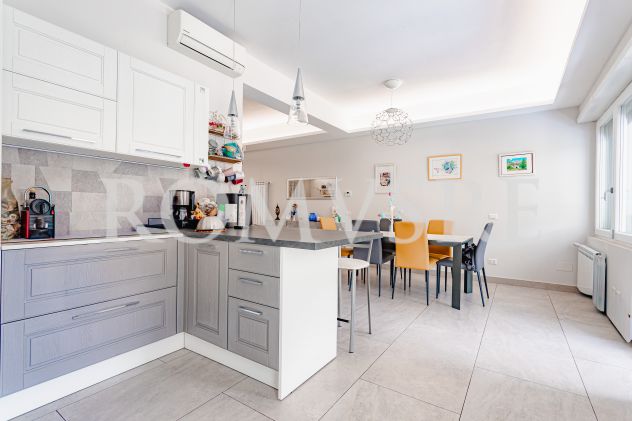 AXA CASAL PALOCCO VILLA 220 MQ FINEMENTE RISTRUTTURATA - Foto 4
