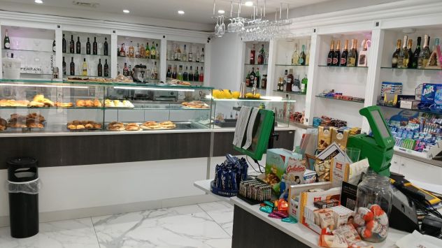 CEDESI ATTIVITA' ☕ Hai sempre sognato di gestire un bar tutto tuo? - Foto 3
