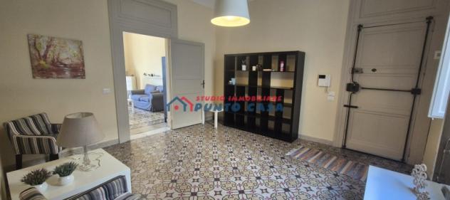 VIA FARDELLA - Appartamento arredato al 2° e ultimo p. c/a – 130mq ca. – 4 vani + acc. Contesto signorile, posizione centralissima. Euro 700 CL F - Foto 4