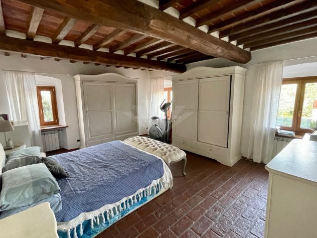 RUSTICO di 10 vani e di 250 mq (PIETRASANTA - Crociale) rif. 037 - Foto 17