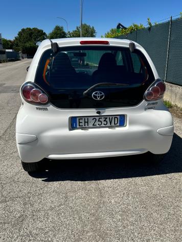 Toyota Aygo 1.0 12V VVT-i 5 porte - Foto 8