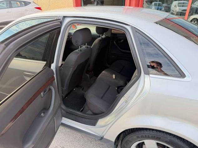 Audi A4 Berlina 2.5 V6 tdi quattro 180cv tiptronic - Foto 4
