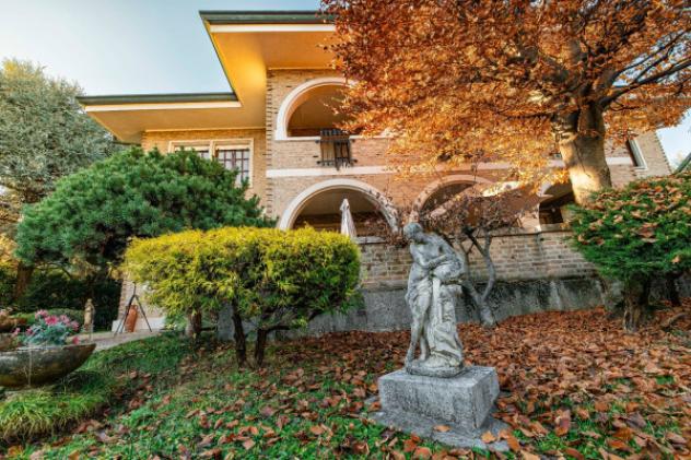 Villa di 600 m² con più di 5 locali e box auto doppio in vendita a Meda - Foto 10