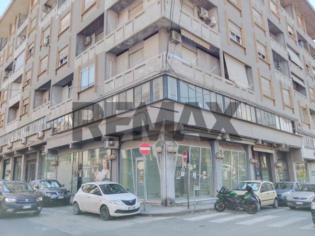Locale Commerciale in affitto a Siracusa, Gelone