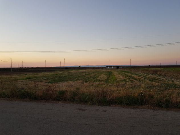 HAI BISOGNO DI UN TERRENO E DI UN LOCALE USO ARTIGIANALE ZONA S.S. 655 - Foto 6