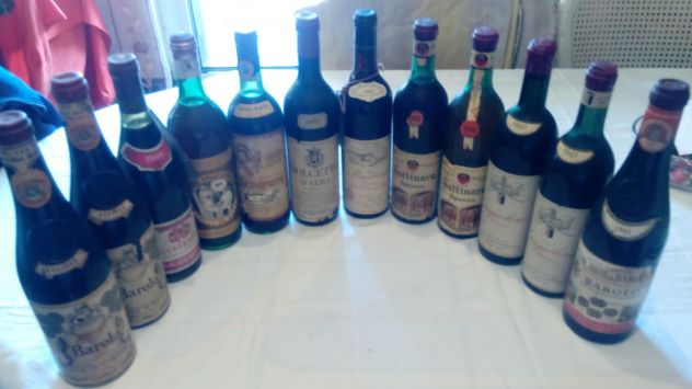 12 antiche bottiglie di vino da collezione