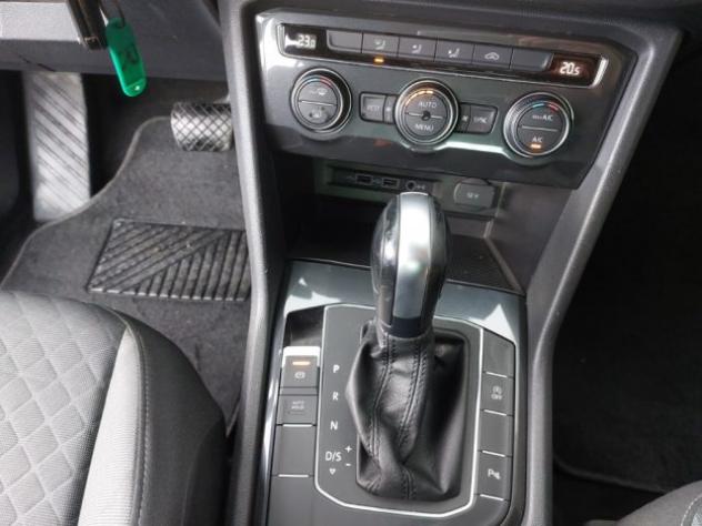 VOLKSWAGEN Tiguan 2.0 TDI SCR DSG Business BlueMotion Technology rif. 23878024 - Foto 10