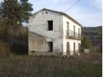 Casa da ristrutturare in collina bassa