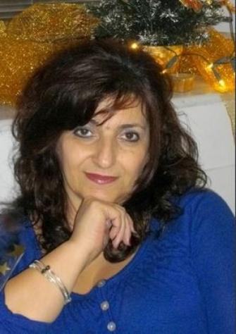 Donna di Catanzaro. Fisico Robusta Tel: