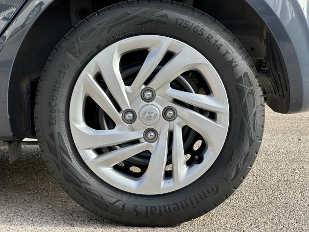 HYUNDAI i10 1.0 MPI Advanced - Foto 9