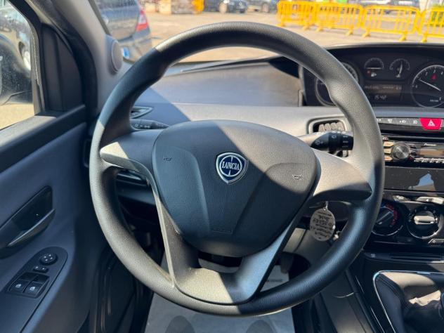 Lancia Ypsilon 1.2 BENZINA 69CV SILVER 2016 - Foto 7