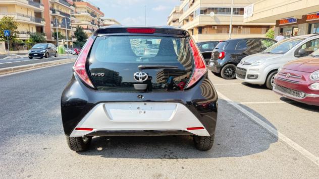 Toyota Aygo 1.0 VVT-i 69 CV 5 porte x-PLAY LED CAR PLAY KAMERA PDC BLUETOOH CERCHI 16 - Foto 5