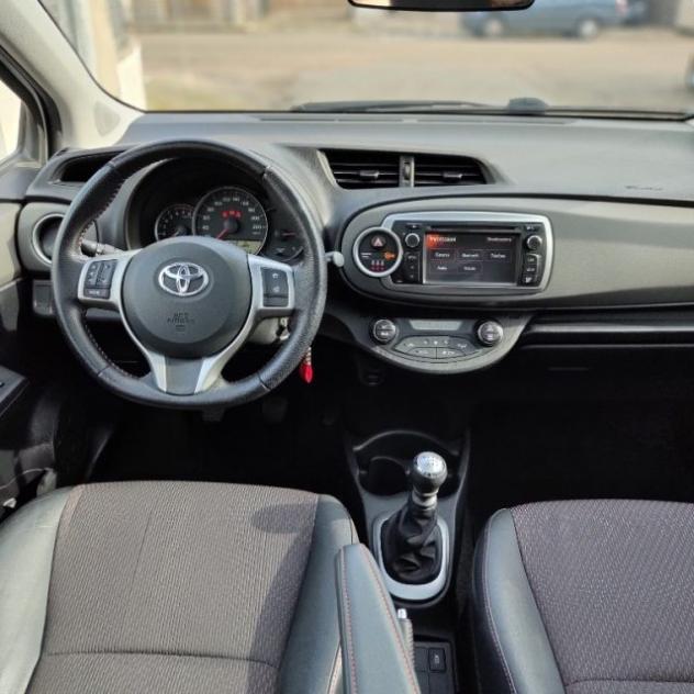 TOYOTA Yaris 1.3 Lounge rif. 23815815 - Foto 7