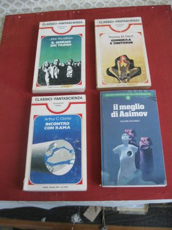 Lotto URANIA CLAASICI FANTASCIENZA E OSCAR FANTASCIENZA - n. 4 pezzi -