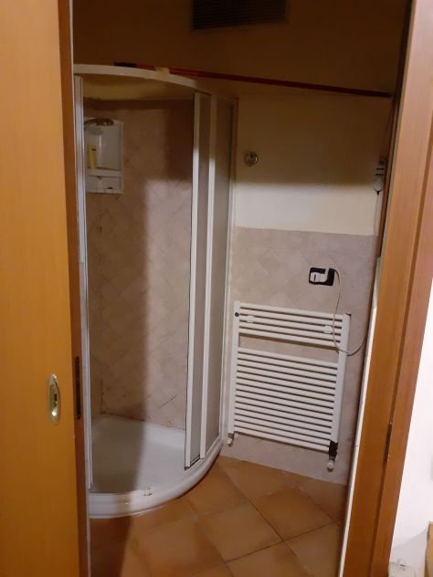 affittasi monolocale per 1 o 2 posti - Foto 3