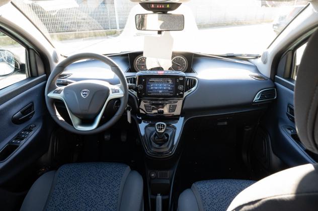 Lancia Ypsilon 1.2 69 CV 5 porte GPL - Foto 8