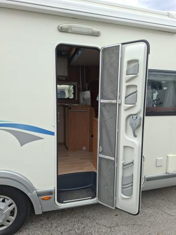 CAMPER CHAUSSON DUCATO SEMINTEGRALE SEMIDINETTE GARAGE BASCULANTE CLIMATIZZATORE FOTOVOLTAICO CAMPEGGIO USATI GENERALI 1635 - Foto 5
