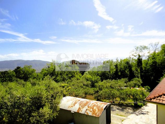 PORZIONE DI BIFAMILIARE CON GARAGE E TERRENO - Foto 5