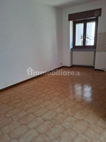 A pochi passi dal lago bilocale di mq. 50 NON ARREDATO