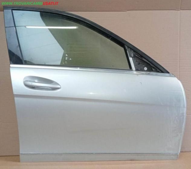 PORTA ANT.D. ARGENTO C/ALZ. E SERR.  Carrozzeria  Lamierati esterni  Porte  Porta ant. dx. MERCEDES - Classe C 4 porte - 01-01-2011 - 01-01-2014, MERC
