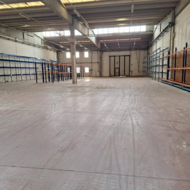 Immobile di 1350 m² con 3 locali in affitto a Fiorano Modenese