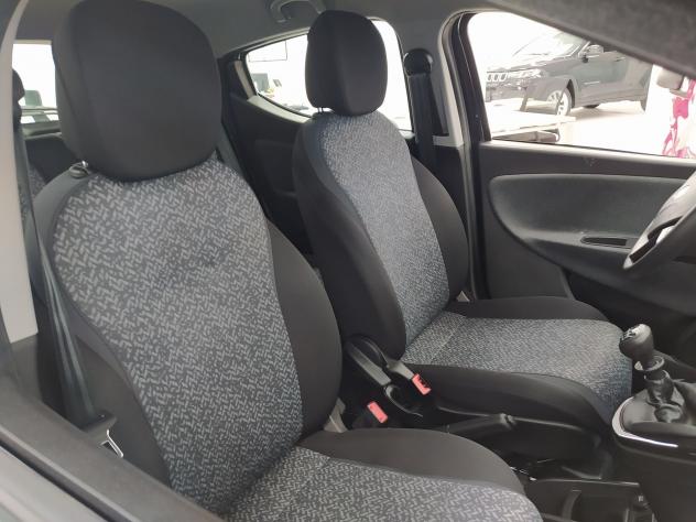 Lancia Ypsilon 1.0 FireFly 5 porte S&S Hybrid Silver - Foto 6