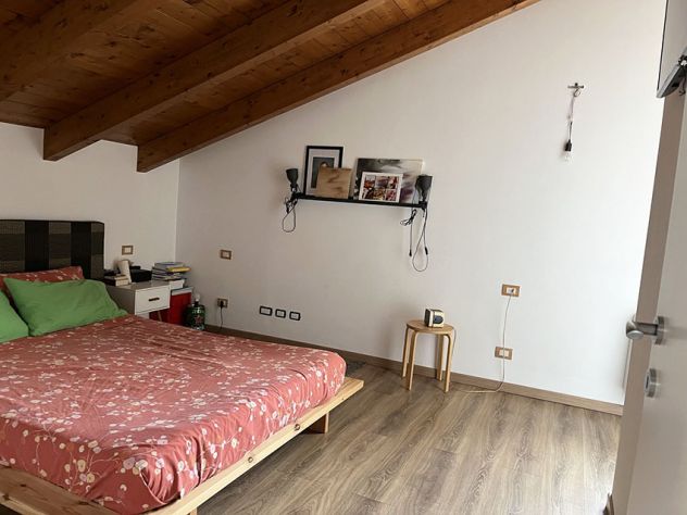 Bregano - villa gemellare con giardino - Foto 8
