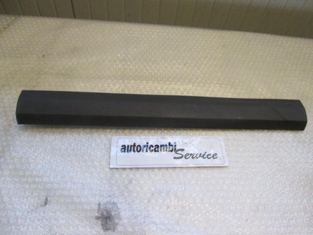 4M51R13201-A RIVESTIMENTO BATTITACCO INTERNO PORTA ANTERIORE SINISTRA FORD KUGA 2.0 D 4X4 100KW 6M 5P (2009) RICAMBIO USATO