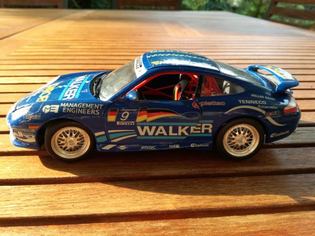 BURAGO 1/18 - PORSCHE 911 CARRERA RACING 1997