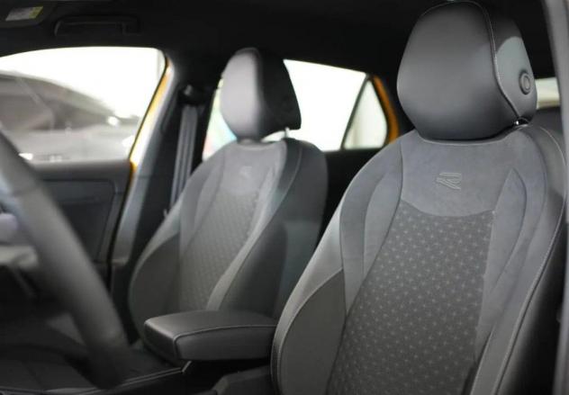 NEW Volkswagen T-Roc 1.5 eTSI ACT 150 CV DSG R-Line#RETROCAMERA! - Foto 8