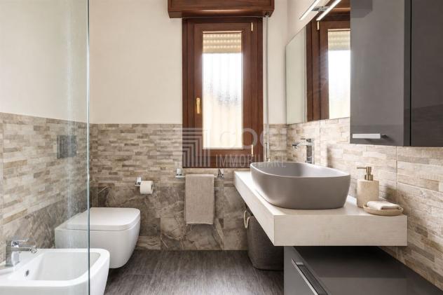 Appartamento ristrutturato con ingresso indipendente, giardino e tavernetta versatile - Foto 4