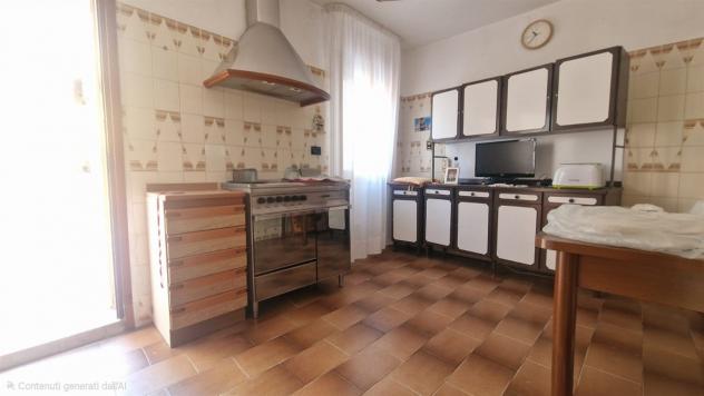 Chioggia Centro – 90 mq con terrazzo e magazzino, garage disponibile - Foto 4