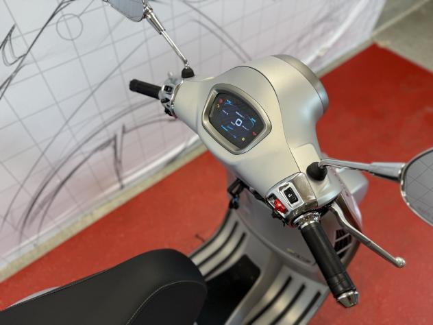 Vespa 300 GTS hpe VESPA GTS 300 HPE SUPER TECH - YM 2024 - Foto 8