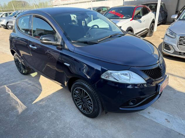Lancia Ypsilon 0.9 TwinAir 85 CV 5 porte Metano Ecochic Silver - Foto 3