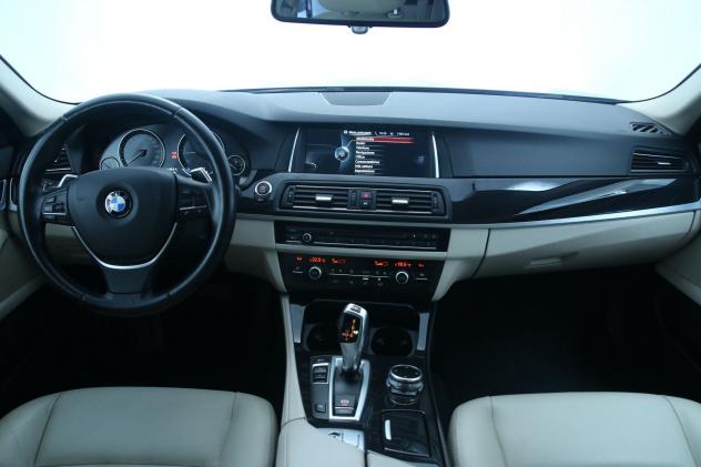 BMW Serie 5 520d Touring Aut. Cerchi in lega a V styling 331 da 19"/Interni in pelle Beige/Fari allo Xeno/Telecamera posteriore/Keyless system - Foto 9