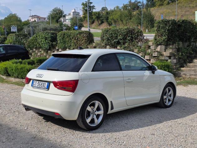 AUDI A1 1.6 TDI 70KW OK NEOPATENTATI - Foto 6