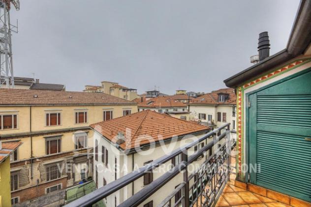 Casa indipendente di 285 m² con più di 5 locali in vendita a Varese - Foto 17