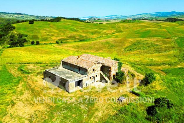Rustico / Casale di 700 m² con più di 5 locali in vendita a Pienza