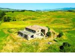 Rustico / Casale di 700 m² con più di 5 locali in vendita a Pienza