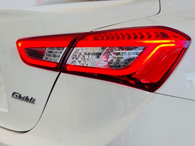 Maserati Ghibli V6 S Q4 - Foto 6