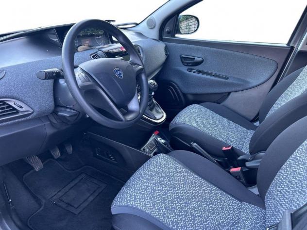 Lancia Ypsilon 1.0 FireFly 70cv Hybrid Silver - Foto 6