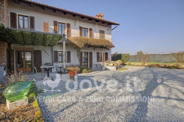 Casa indipendente di 400 m² con 5 locali e box auto in vendita a Savigliano