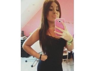 Amore e incontri Rovigo - RedPink_girl: alta 165cm, 57kg, cerco uomo vicino