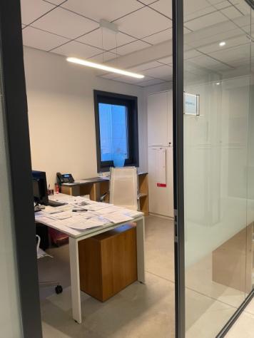 Ufficio indipendente con parcheggio e alta rendita - Foto 10