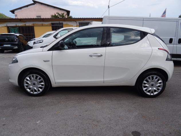Lancia Ypsilon 1.2 69 CV 5p Platinum TETTO APRIBILE - Foto 4