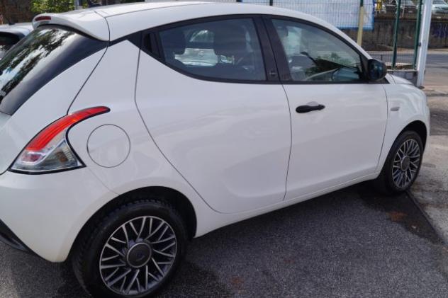 LANCIA Ypsilon 1.0 FireFly 5 porte S&S Hybrid Ecochic Silver rif. 23900599 - Foto 3