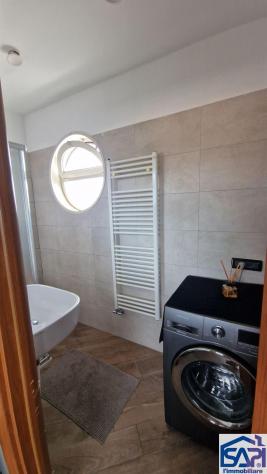 Porzione di villa bifamiliare completamente ristrutturata su più livelli - Foto 13
