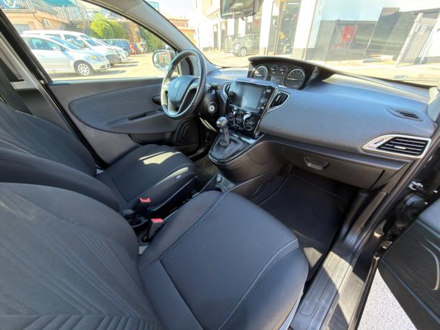 Lancia Ypsilon 1.0 FireFly 5 porte S&S Hybrid Gold - Foto 10